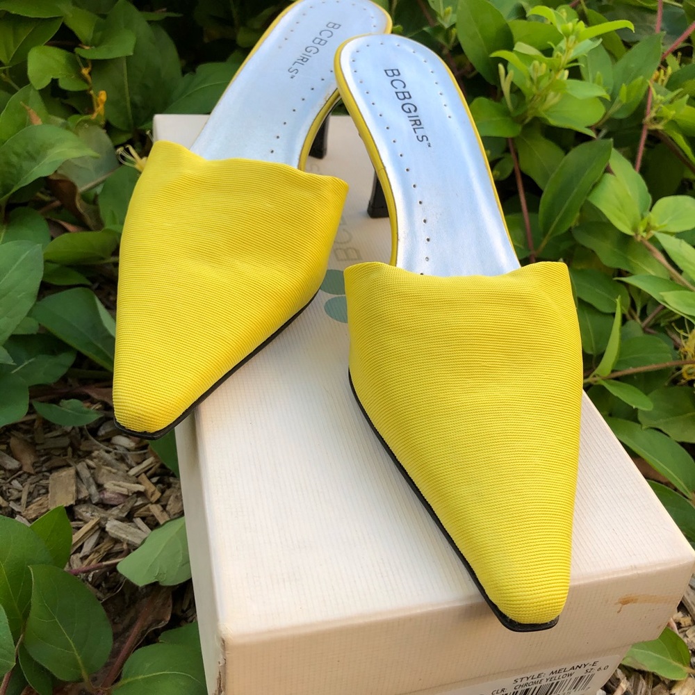 NWT BCBG Yellow Mule